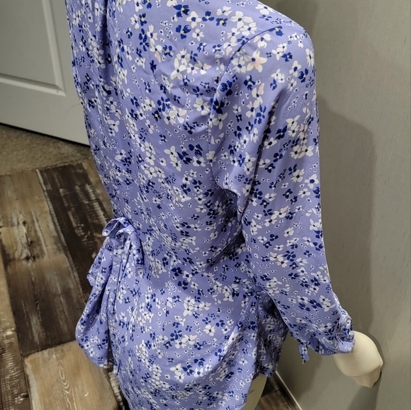 Liz Claiborne flower blouse top - Picture 3 of 7